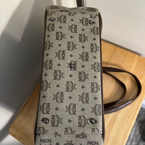 MCM Tote - Coated Canvas - Picture 8 of 16